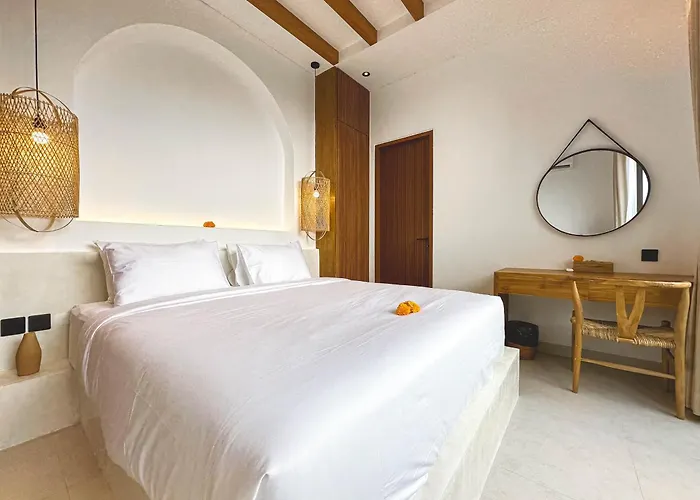 Villa Casa Petak 3 - Serene 2br Modern Sanctuary With Lush Pool In Pererenan *